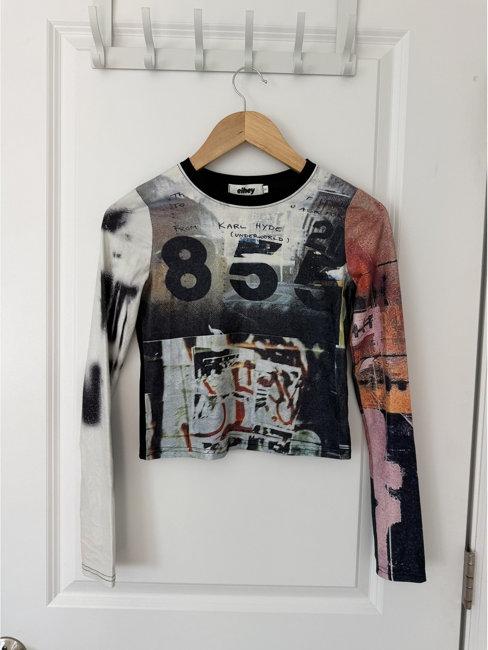 Edgy Graphic Print Long Sleeve Crop Top